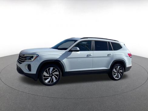 Used 2024 Volkswagen Atlas SE image 8