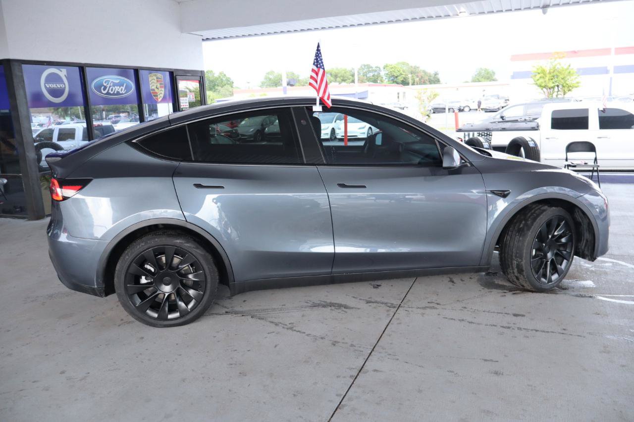 Used 2023 Tesla Model Y Long Range AWD/4WD image 4
