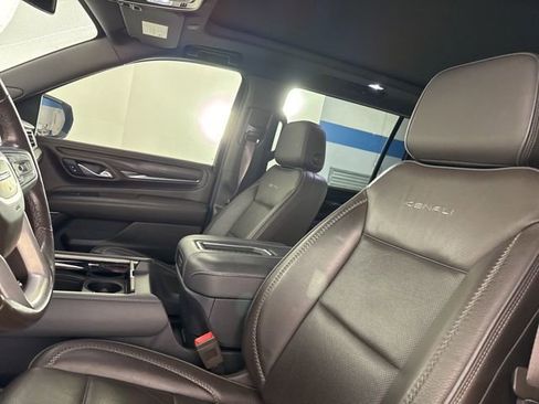 Used 2021 GMC Yukon XL Denali image 11