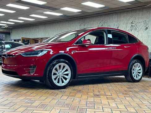 Used 2016 Tesla Model X 75D image 4