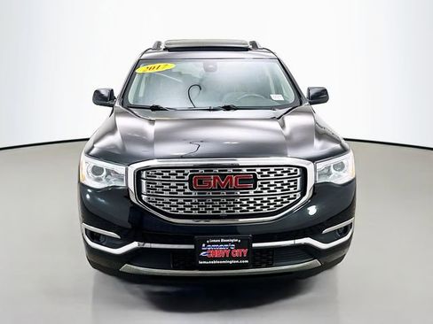 Used 2017 GMC Acadia Denali w/ Technology Package FWD image 2