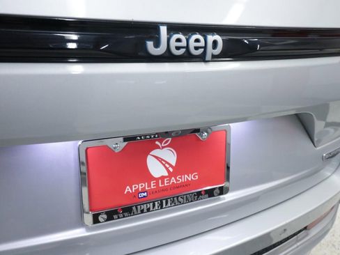 Used 2022 Jeep Grand Cherokee Summit w/ Advanced Protech Group IV image 41