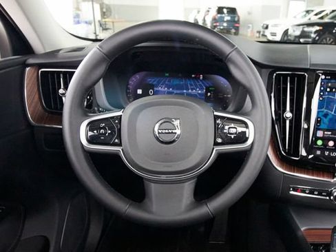 Used 2024 Volvo XC60 T8 Plus AWD/4WD image 9