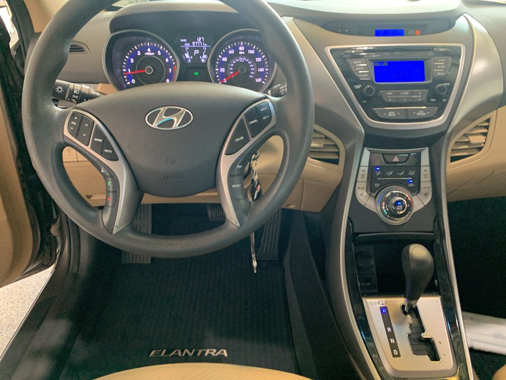 Used 2013 Hyundai Elantra GLS w/ Preferred Pkg FWD image 14