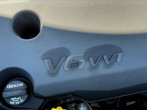 Used 2024 Buick Enclave Premium image 33