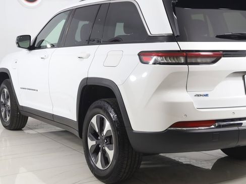 Used 2023 Jeep Grand Cherokee 4WD 4xe image 27