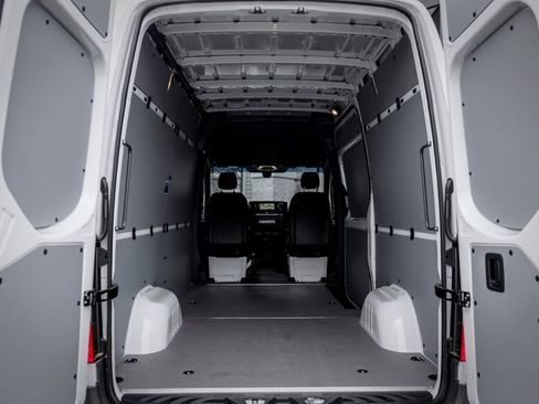Used 2026 Mercedes-Benz Sprinter 2500 image 10