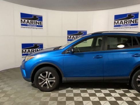 Used 2017 Toyota RAV4 LE FWD image 7
