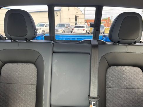 Used 2021 Chevrolet Colorado Z71 w/ Safety Package AWD/4WD image 27