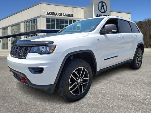 Used 2018 Jeep Grand Cherokee Trailhawk AWD/4WD image 3
