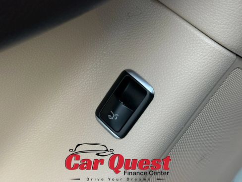 Used 2019 Mercedes-Benz GLE 400 4MATIC image 32
