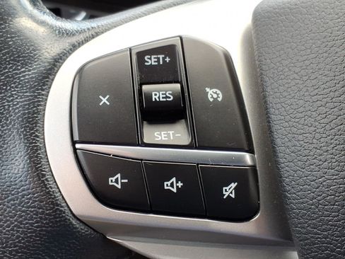Used 2021 Ford Explorer XLT w/ Equipment Group 202A AWD/4WD image 25