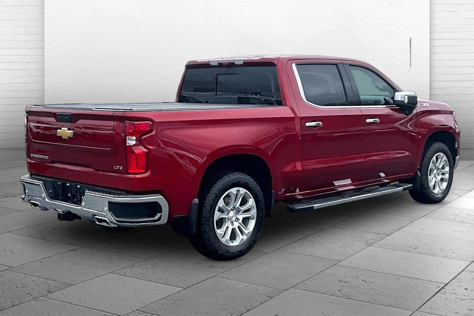 Used 2025 Chevrolet Silverado 1500 LTZ w/ LTZ Premium Package AWD/4WD image 14