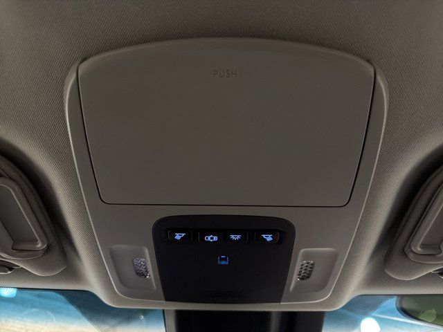 Used 2018 Toyota Camry XLE FWD image 34