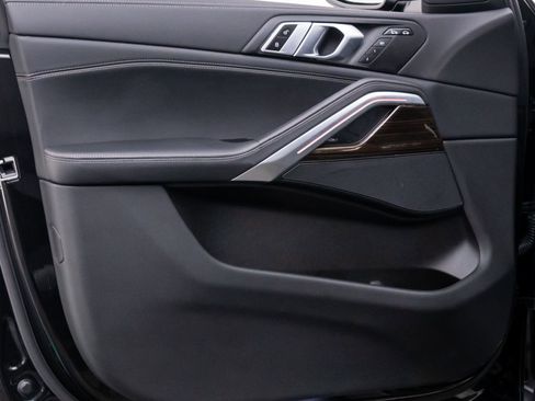 Used 2023 BMW X6 xDrive40i w/ Climate Comfort Package image 13