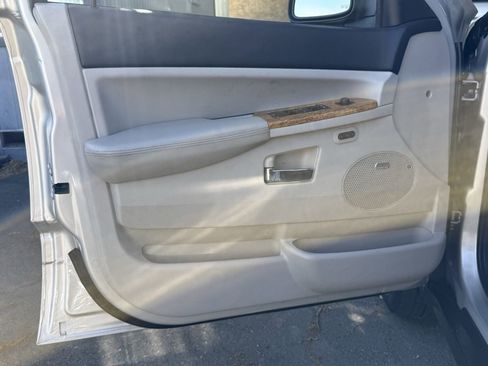 Used 2009 Jeep Grand Cherokee Limited image 32