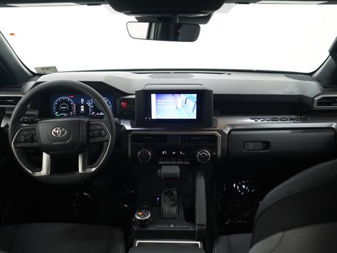 Used 2026 Toyota Tacoma TRD Off-Road AWD/4WD image 13