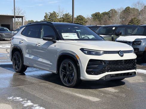 New 2026 Volkswagen Tiguan SE R-Line image 7