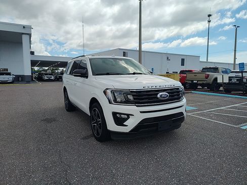 Certified 2021 Ford Expedition Limited RWD image 4
