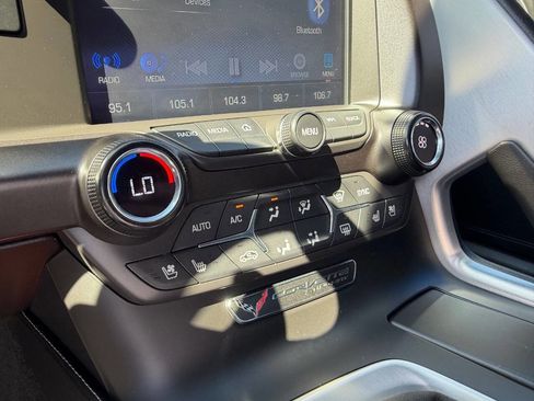 Used 2019 Chevrolet Corvette Stingray Coupe RWD image 32