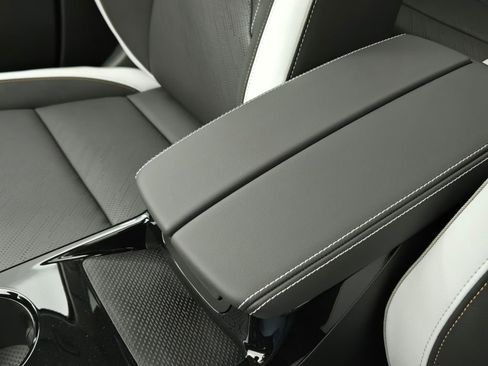 New 2025 Buick Envision Sport Touring image 31