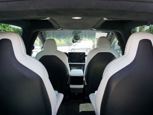 Used 2023 Tesla Model X AWD/4WD image 19