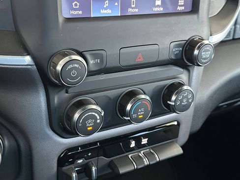 Used 2024 RAM 2500 Big Horn w/ Bed Utility Group image 27