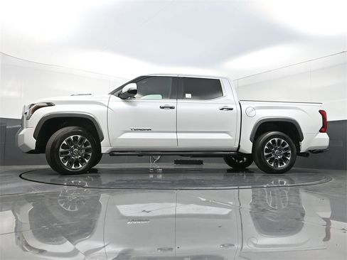Used 2024 Toyota Tundra Limited image 30