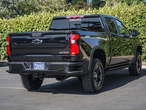 Used 2024 Chevrolet Silverado 1500 ZR2 w/ Technology Package AWD/4WD image 6