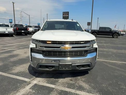 Used 2020 Chevrolet Silverado 1500 LT w/ Convenience Package AWD/4WD image 3
