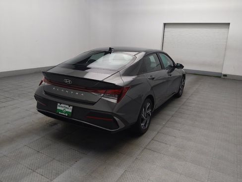 Used 2025 Hyundai Elantra Sport FWD image 9