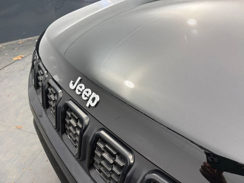 Used 2024 Jeep Compass Latitude AWD/4WD image 31