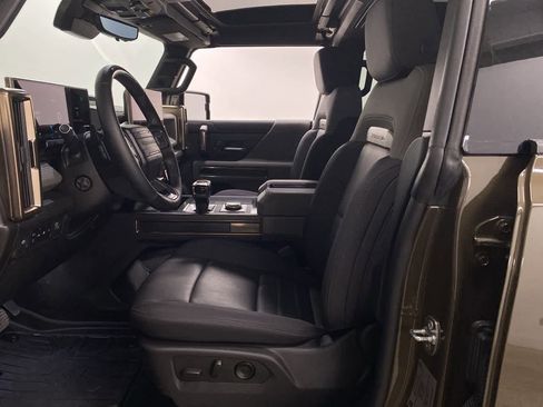 Used 2025 GMC Hummer EV 3X w/ LPO, Illumination Package image 13