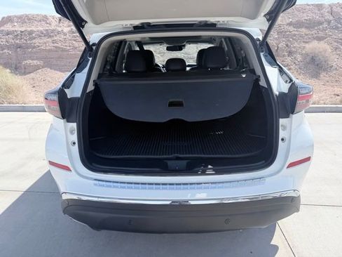 Used 2019 Nissan Murano Platinum w/ Cargo Package image 37