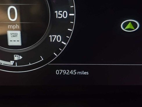 Used 2018 Land Rover Range Rover Velar R-Dynamic SE AWD/4WD image 9