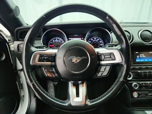 Used 2018 Ford Mustang Coupe RWD image 13