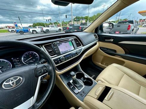 Used 2018 Toyota Highlander XLE FWD image 29