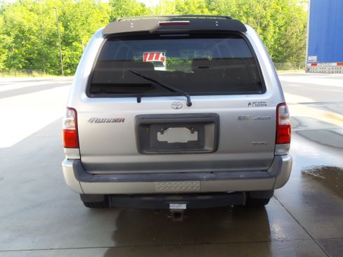 Used 2001 Toyota 4Runner SR5 image 7
