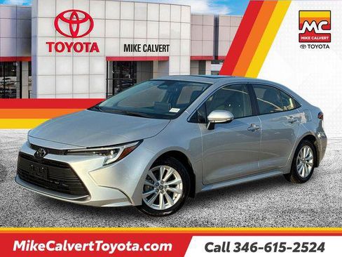 Certified 2026 Toyota Corolla XLE FWD image 1