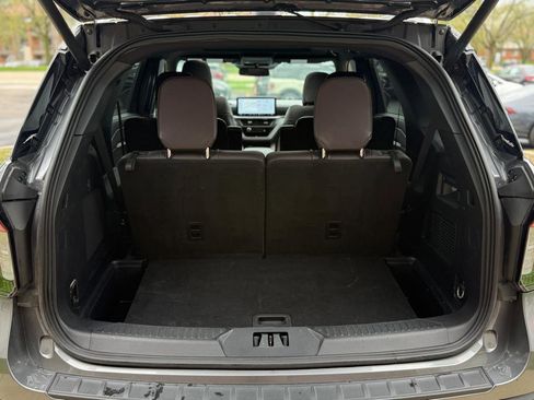 Used 2025 Ford Explorer Platinum w/ LUX Leather Package image 24