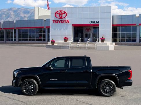 Used 2024 Toyota Tundra SR5 w/ SR5 Convenience Package AWD/4WD image 6