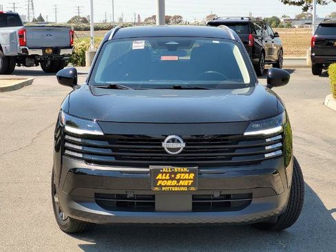 Used 2026 Nissan Kicks SV w/ Illumination Package FWD image 2
