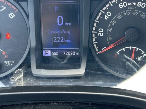 Used 2019 Toyota Tacoma SR w/ SR Convenience Package image 27