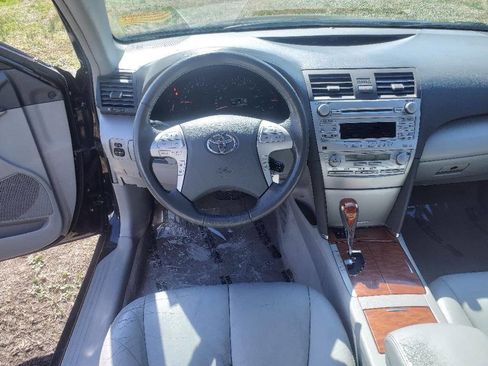 Used 2011 Toyota Camry XLE image 11