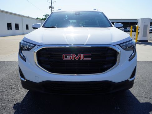 Used 2021 GMC Terrain SLE w/ Driver Convenience Package FWD image 8