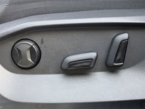 Used 2024 Volkswagen Tiguan Wolfsburg Edition image 21