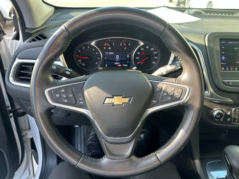 Used 2022 Chevrolet Equinox LT FWD image 3