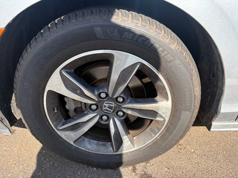 Used 2019 Honda Odyssey Touring image 5