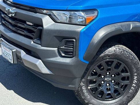 Used 2024 Chevrolet Colorado Trail Boss w/ Technology Package AWD/4WD image 3