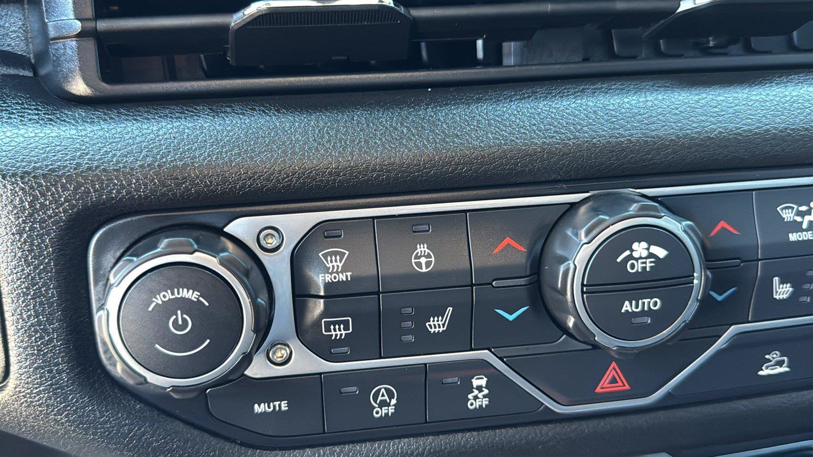 Used 2026 Jeep Gladiator Sport AWD/4WD image 24